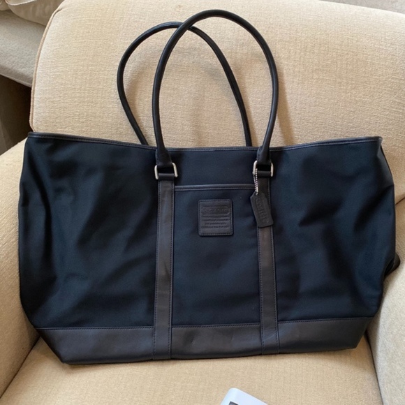 Coach XL Travel Shoulder Tote - Picture 3 of 15